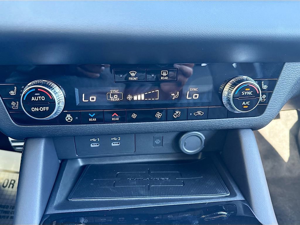 New 2026 Mitsubishi Outlander SEL image 16