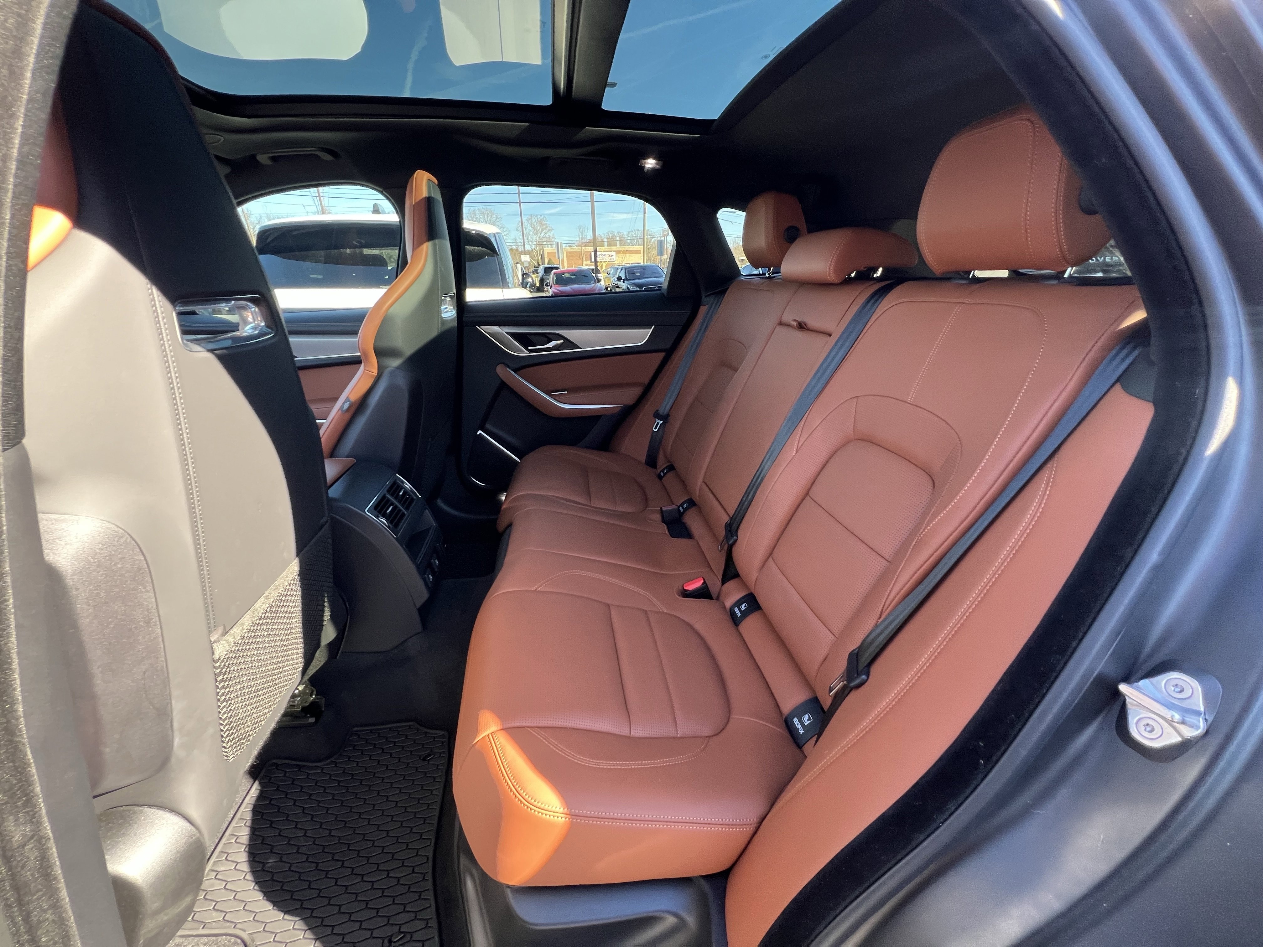 Certified 2025 Jaguar F-PACE R-Dynamic S image 31