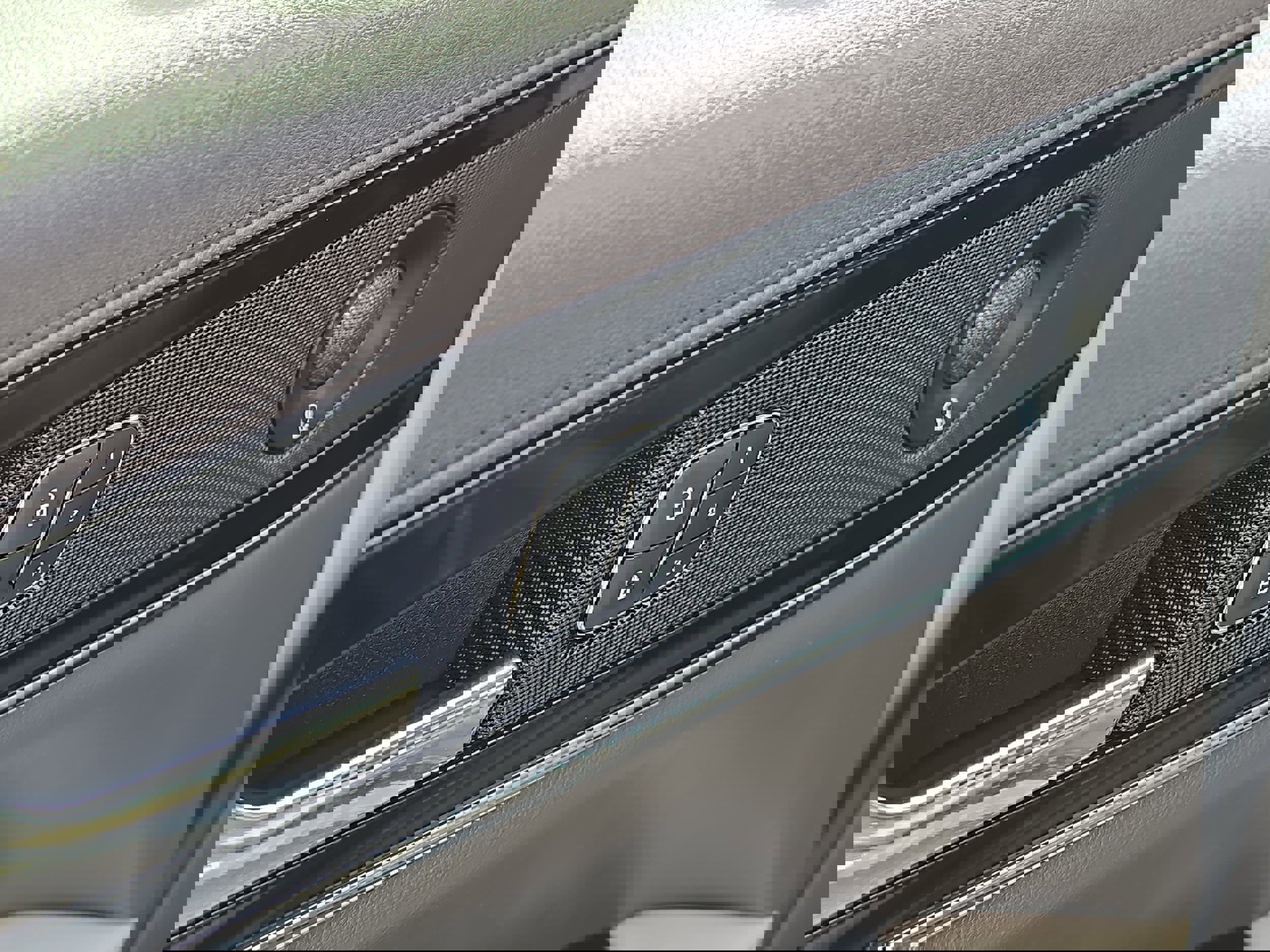 Used 2022 Lincoln Nautilus Reserve image 18