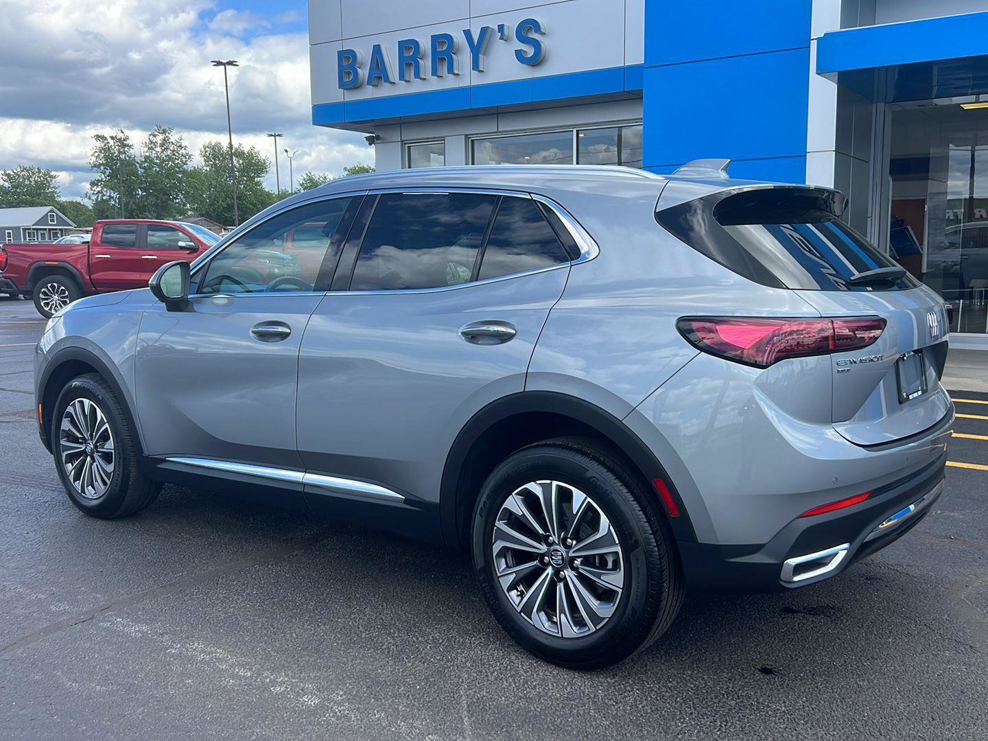 Used 2025 Buick Envision Preferred AWD/4WD image 4