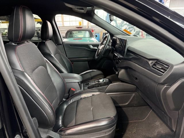 Used 2023 Ford Escape ST-Line w/ Tech Pack #1 AWD/4WD image 10