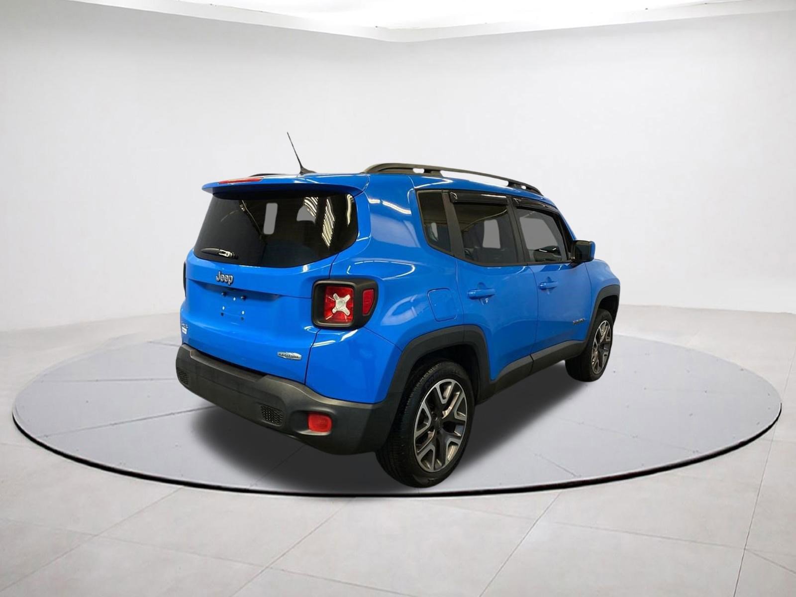 Used 2015 Jeep Renegade Latitude AWD/4WD image 7