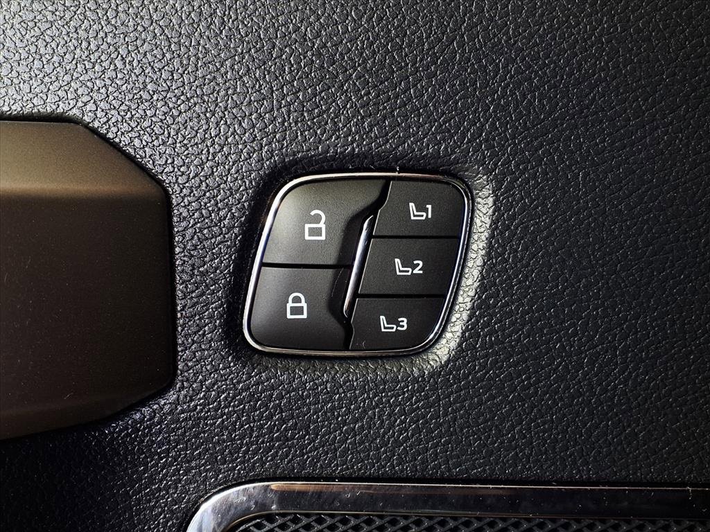 Used 2022 Ford F250 Lariat w/ Lariat Ultimate Package image 21