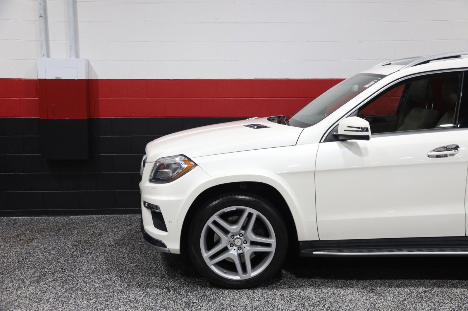 Used 2013 Mercedes-Benz GL 550 4MATIC AMG Sport 4dr Suv image 21