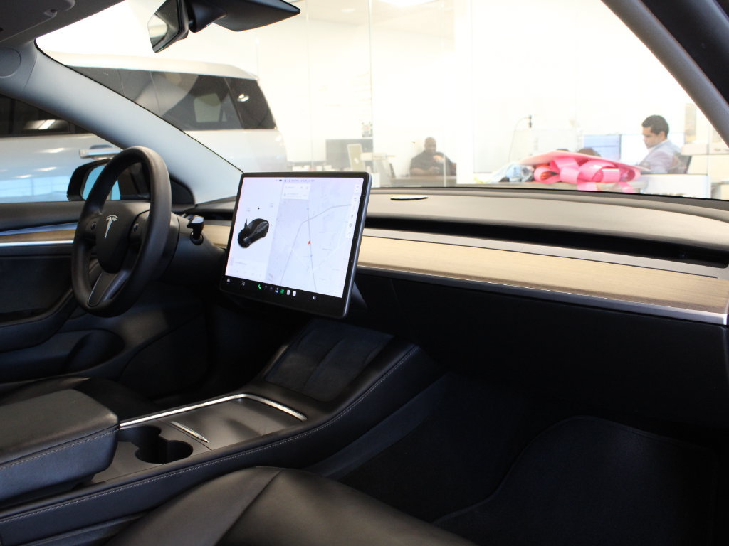Used 2022 Tesla Model 3 Long Range AWD/4WD image 19