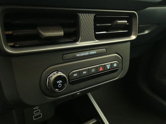 New 2026 Ford Maverick XL image 17