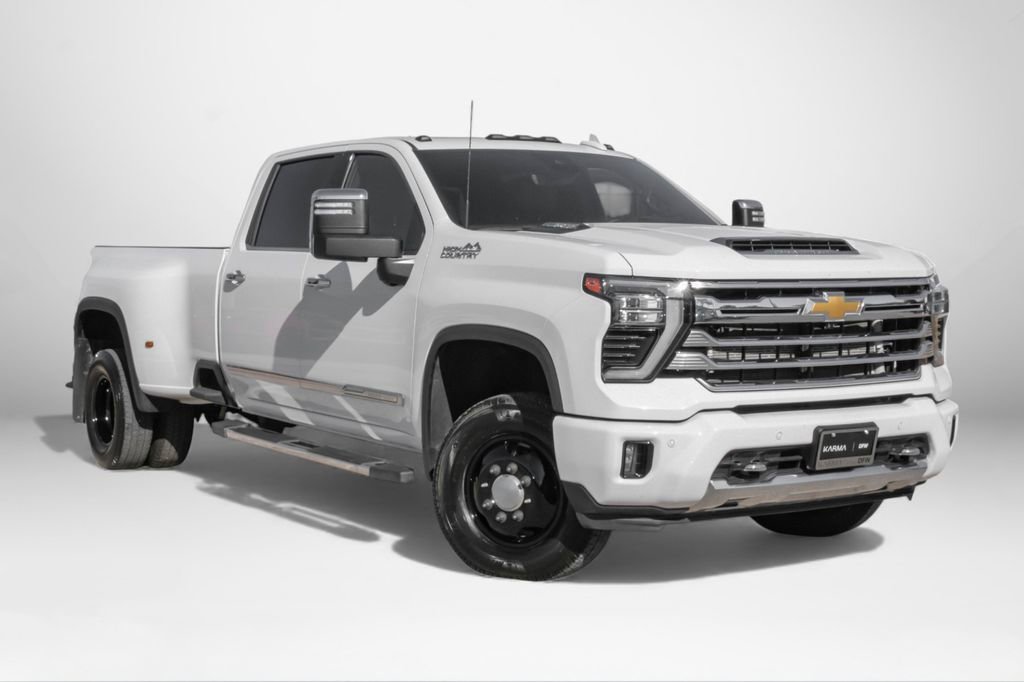 Used 2024 Chevrolet Silverado 3500 High Country w/ High Country Premium Package image 4