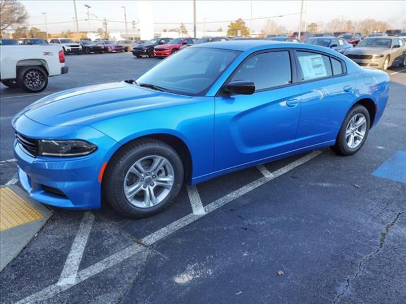 Used 2023 Dodge Charger SXT image 3