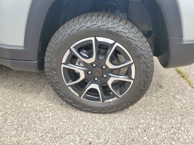 New 2026 Jeep Compass Trailhawk w/ Sun, Sound & Navigation Group AWD/4WD image 12