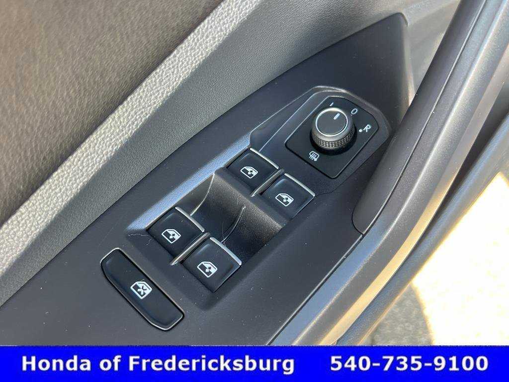 Used 2024 Volkswagen Jetta Sport image 16