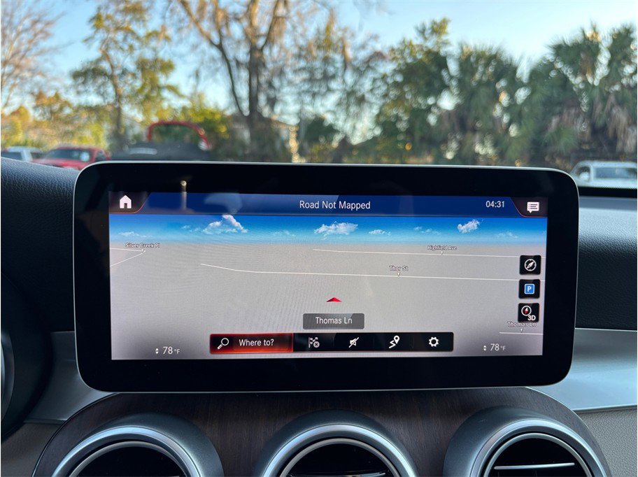 Used 2020 Mercedes-Benz GLC 300 4MATIC w/ Multimedia Package image 30