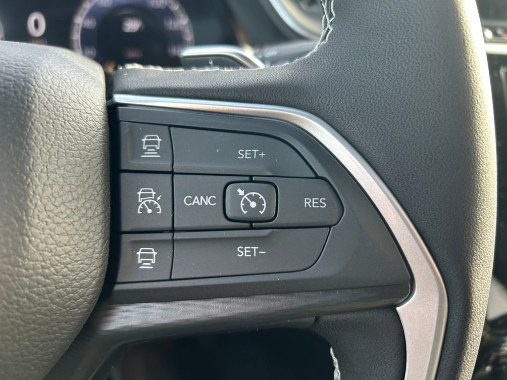 New 2025 Jeep Grand Cherokee L Altitude image 21