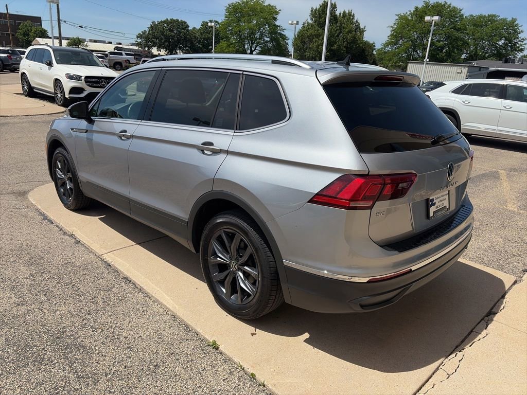 Certified 2023 Volkswagen Tiguan SE w/ Panoramic Sunroof Package AWD/4WD image 6