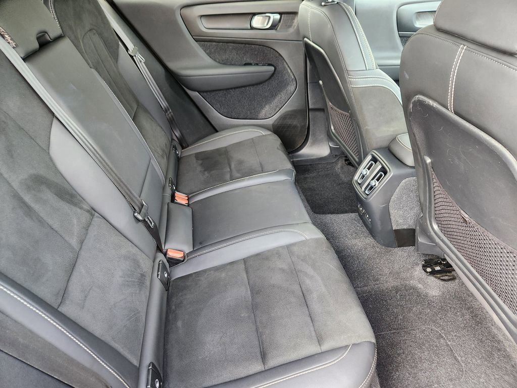 Used 2023 Volvo C40 P8 Recharge Ultimate w/ Protection Package Premier image 23