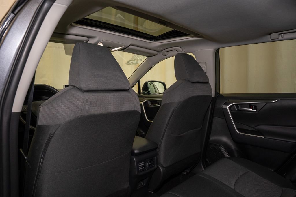 Used 2025 Toyota RAV4 XLE w/ Convenience Package image 9