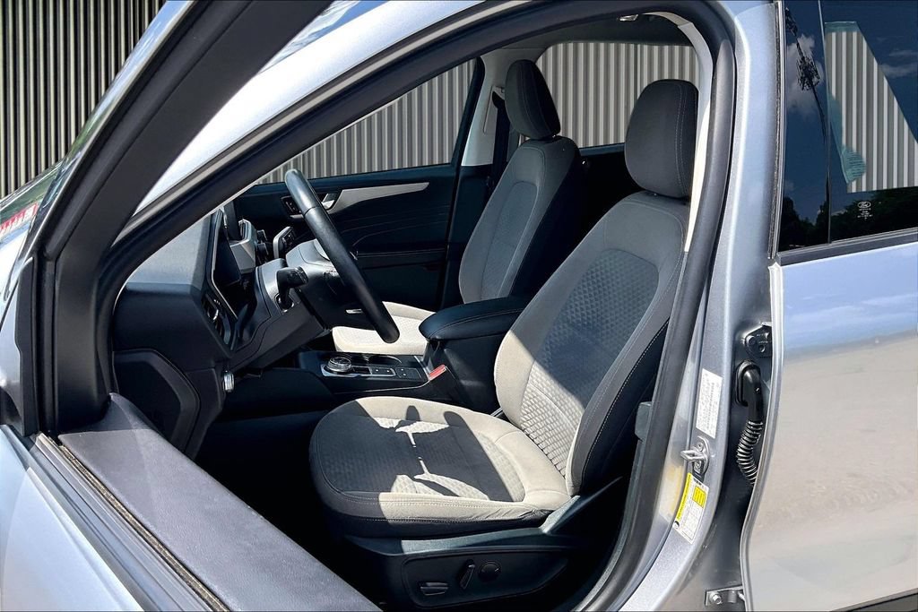Used 2021 Ford Escape SE w/ Convenience Package FWD image 26