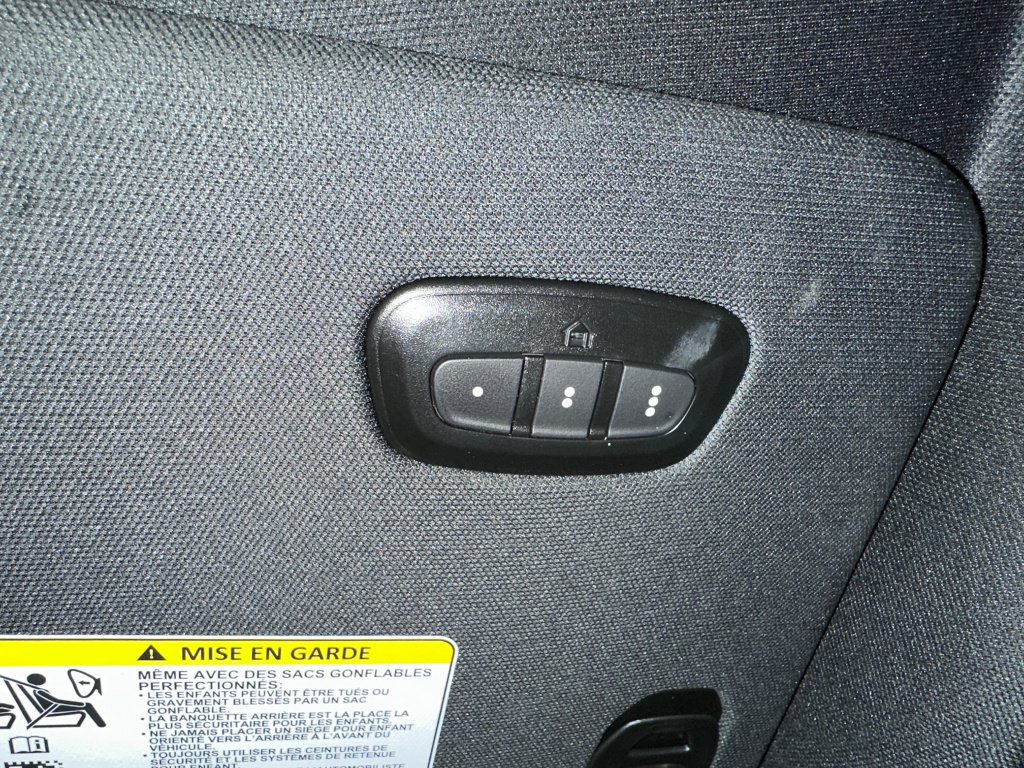 Used 2023 RAM 1500 Laramie AWD/4WD image 18