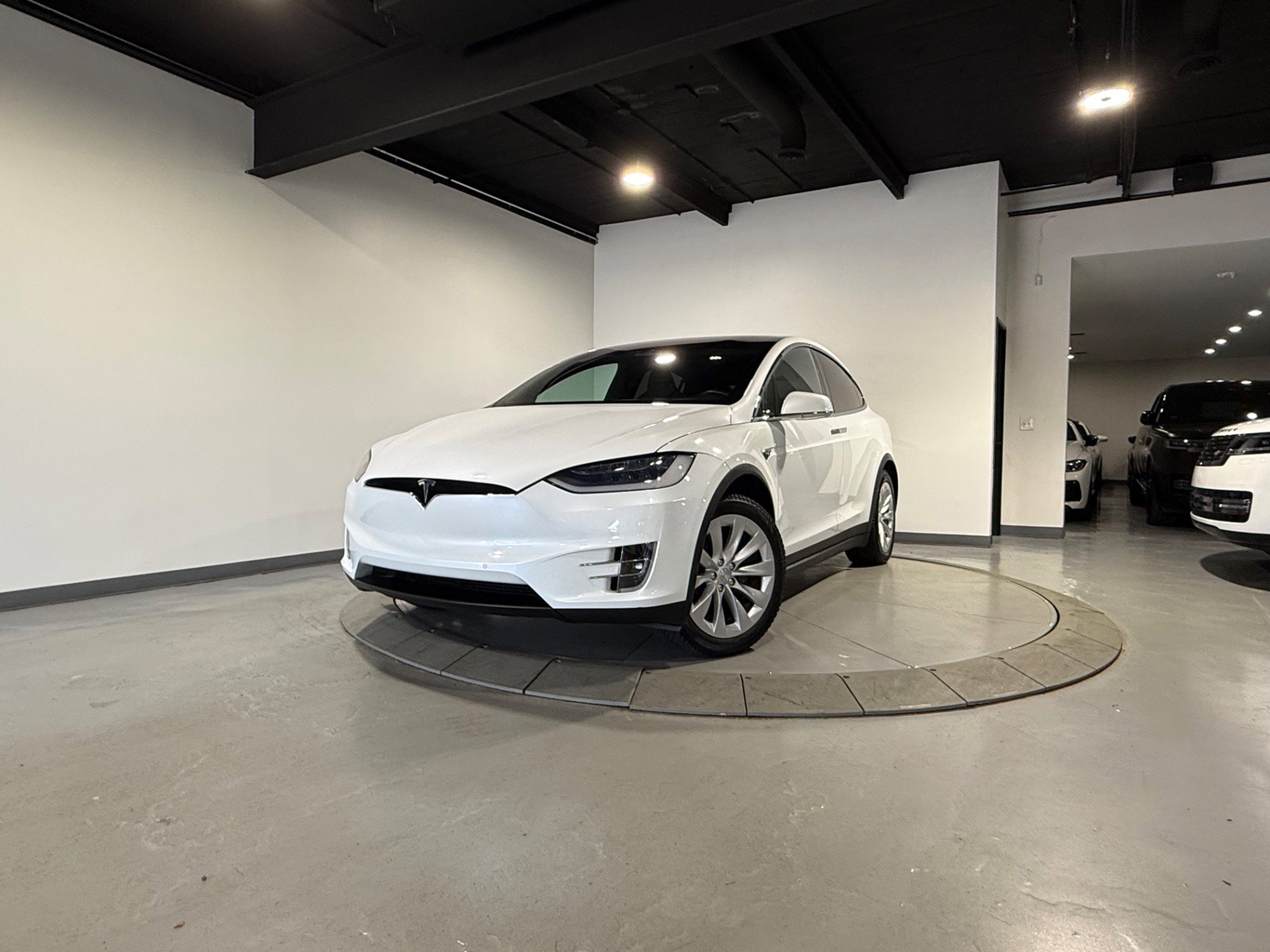 Used 2019 Tesla Model X Long Range image 3