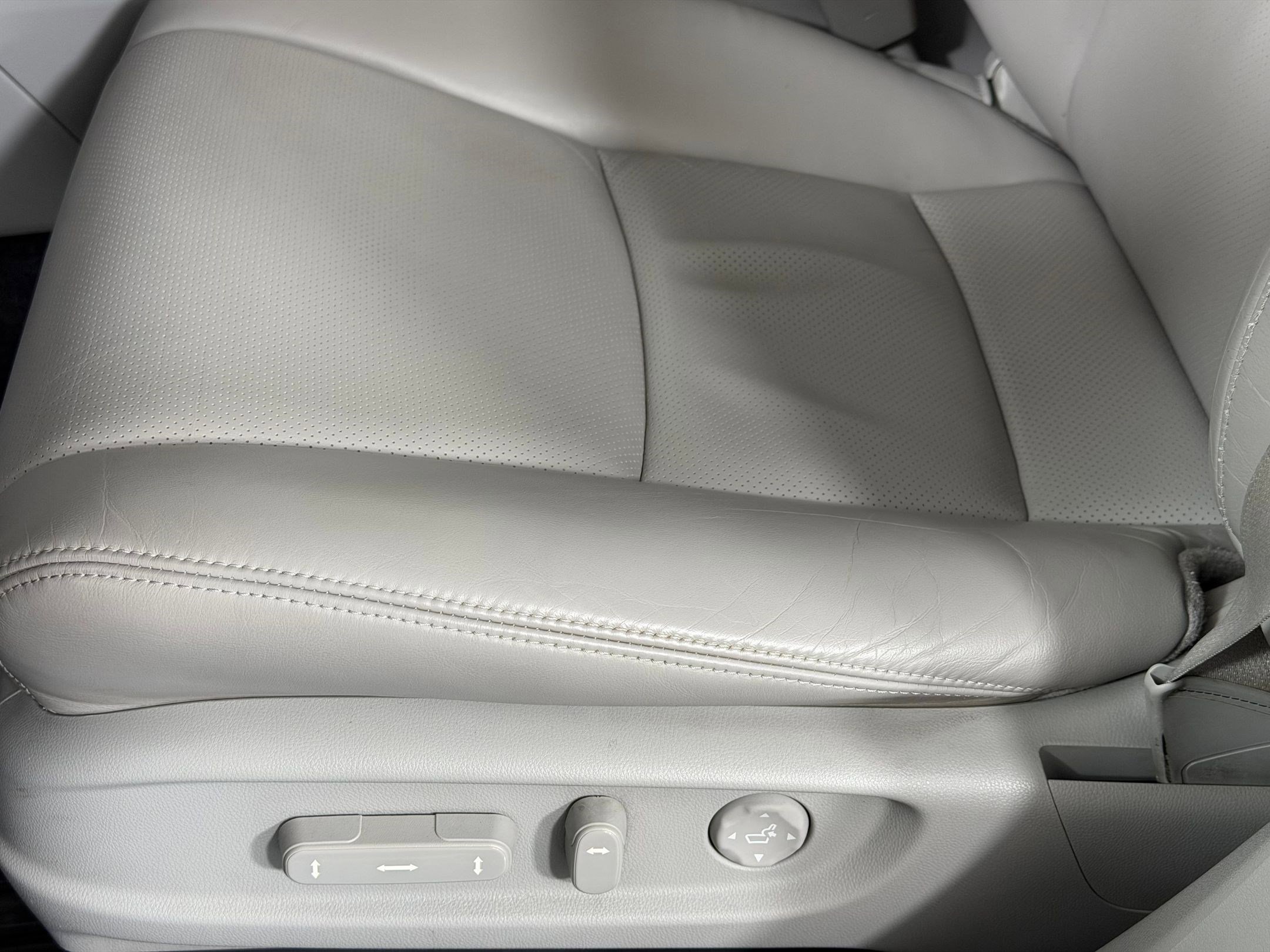 Used 2016 Acura RLX w/ Technology Package FWD image 13