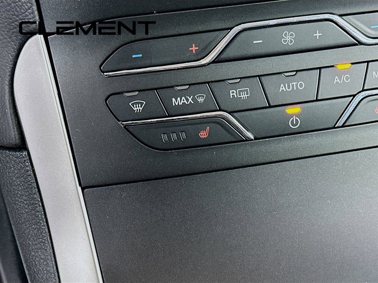 Used 2020 Ford Edge SEL image 22