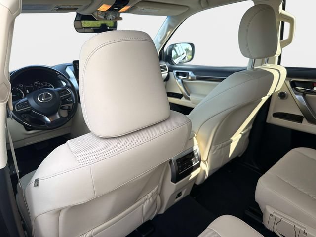 Used 2022 Lexus GX 460 Premium w/ Accessory Package AWD/4WD image 13