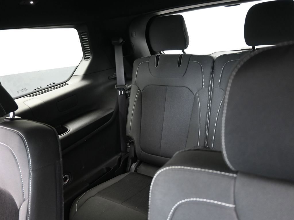 Used 2024 Jeep Grand Cherokee L Laredo image 35