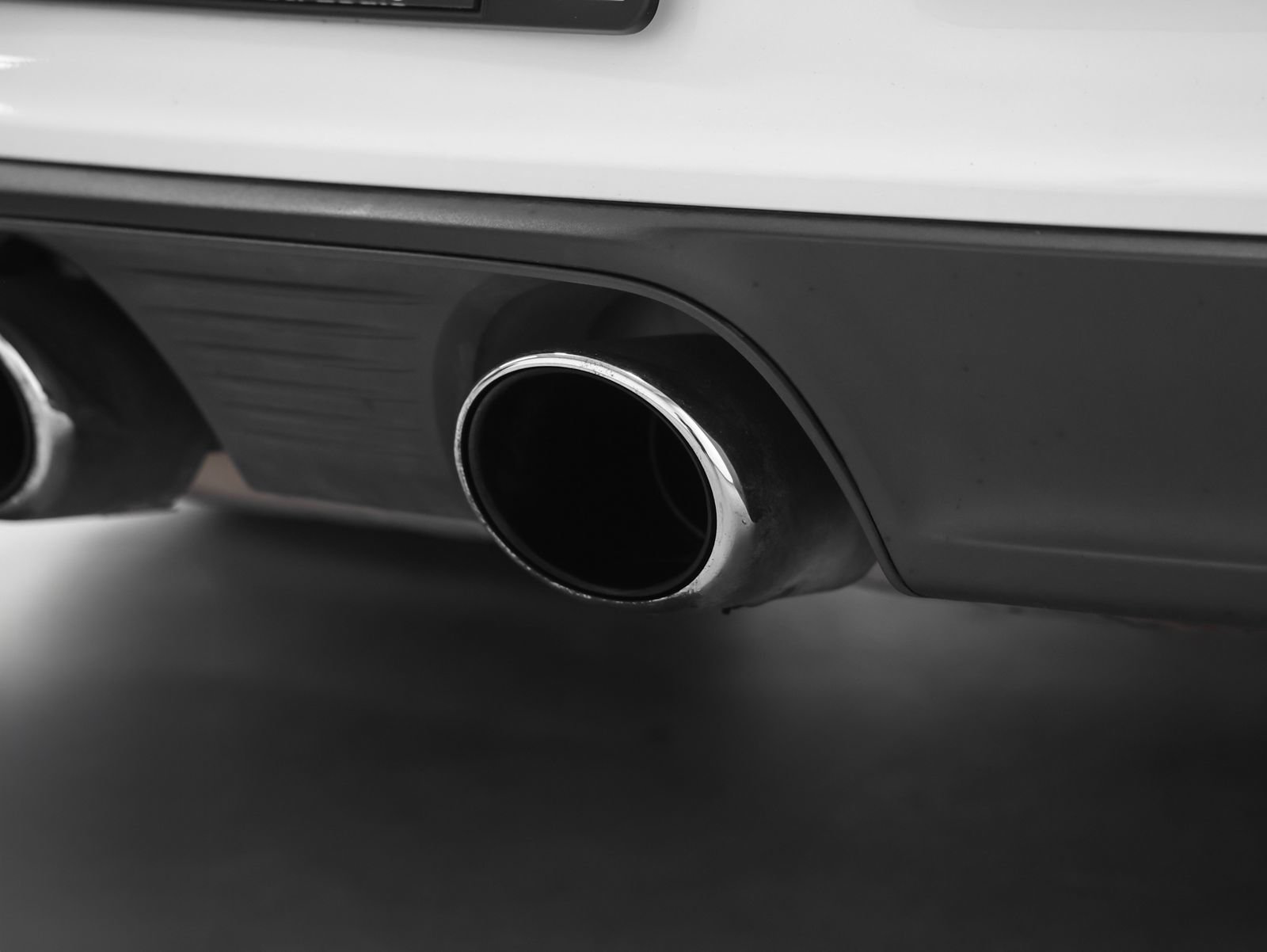 Certified 2017 Porsche 911 Carrera RWD image 18