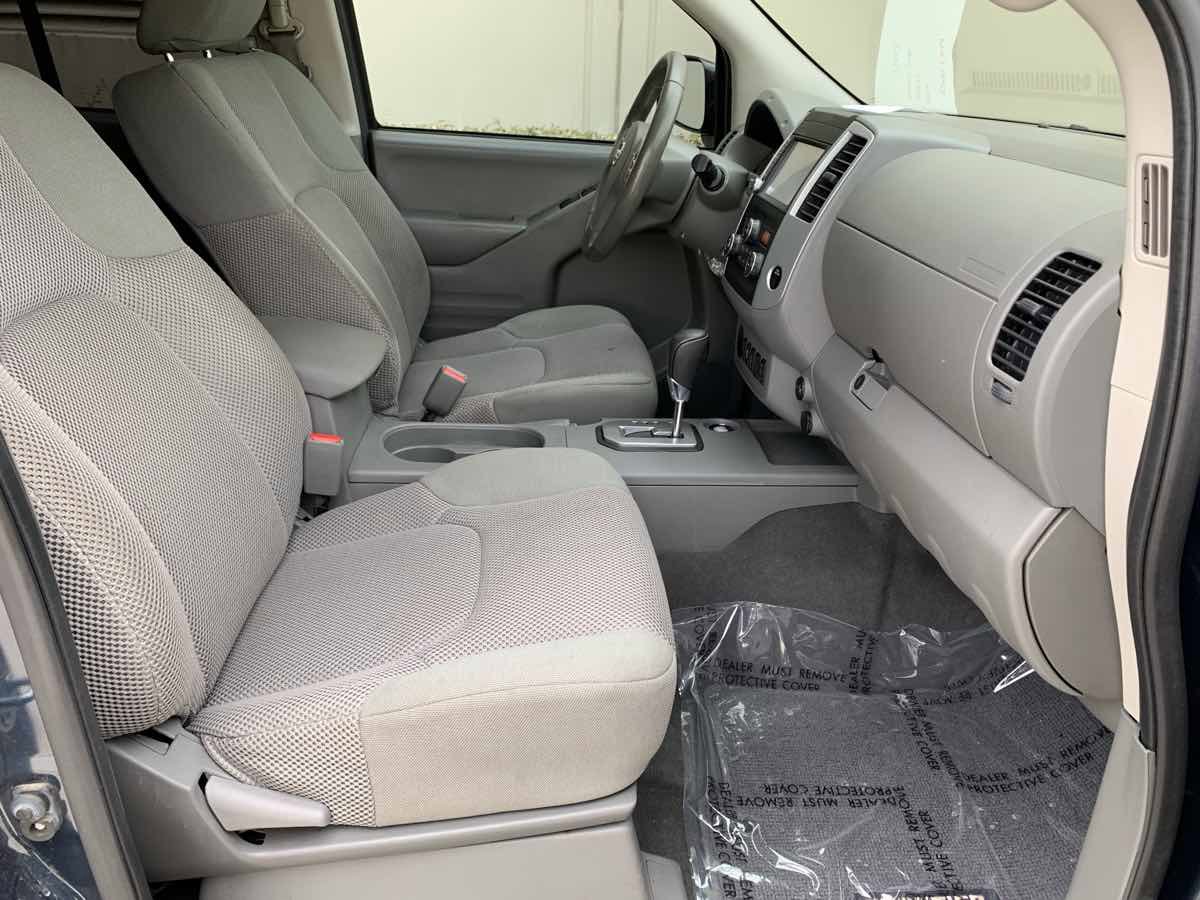 Used 2021 Nissan Frontier SV image 28