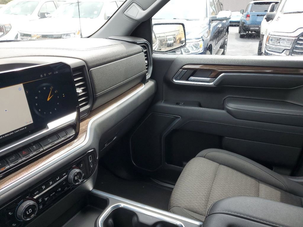 Used 2022 Chevrolet Silverado 1500 LT Trail Boss image 18