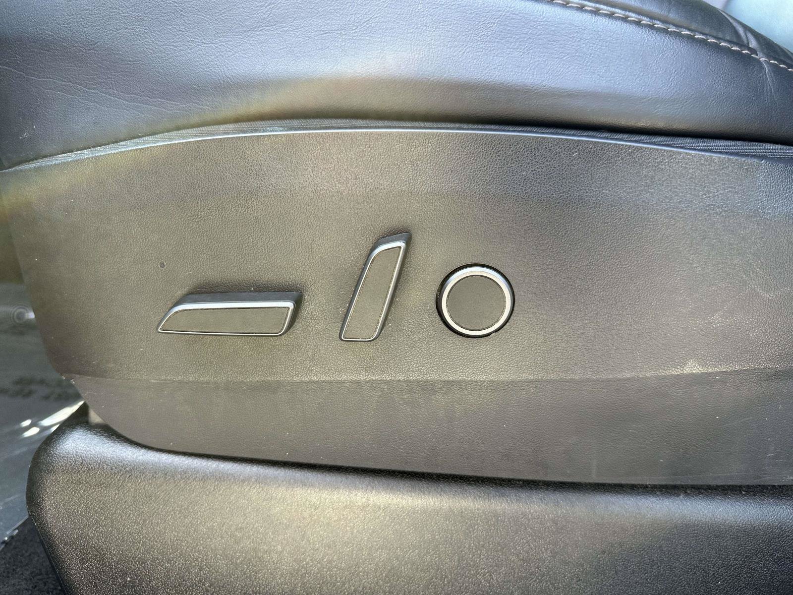 Used 2021 Tesla Model Y Long Range AWD/4WD image 14