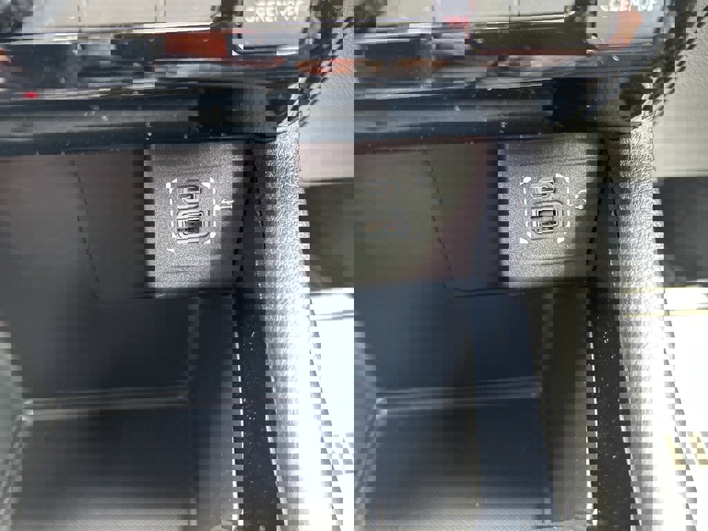 New 2025 Jeep Compass Latitude w/ Sun & Sound Group image 28