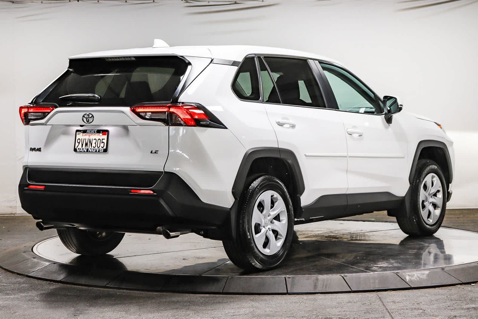 Certified 2025 Toyota RAV4 LE FWD image 5