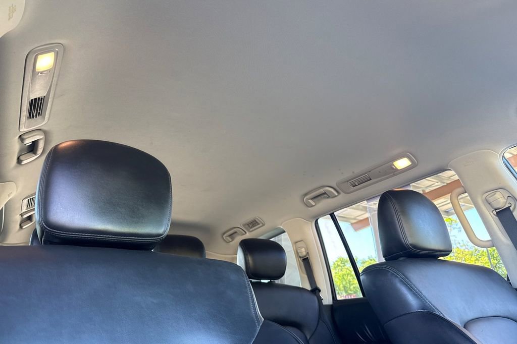 Used 2022 Nissan Armada SV image 25