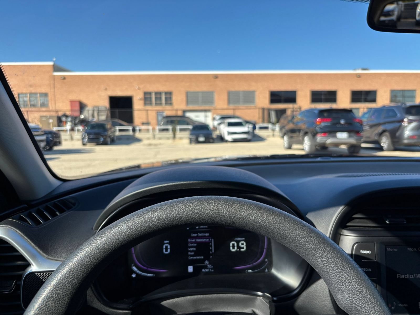 Used 2025 Kia Soul LX w/ LX Technology Package FWD image 31