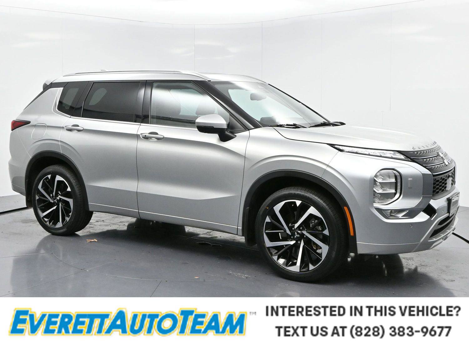 Used 2023 Mitsubishi Outlander SEL image 1