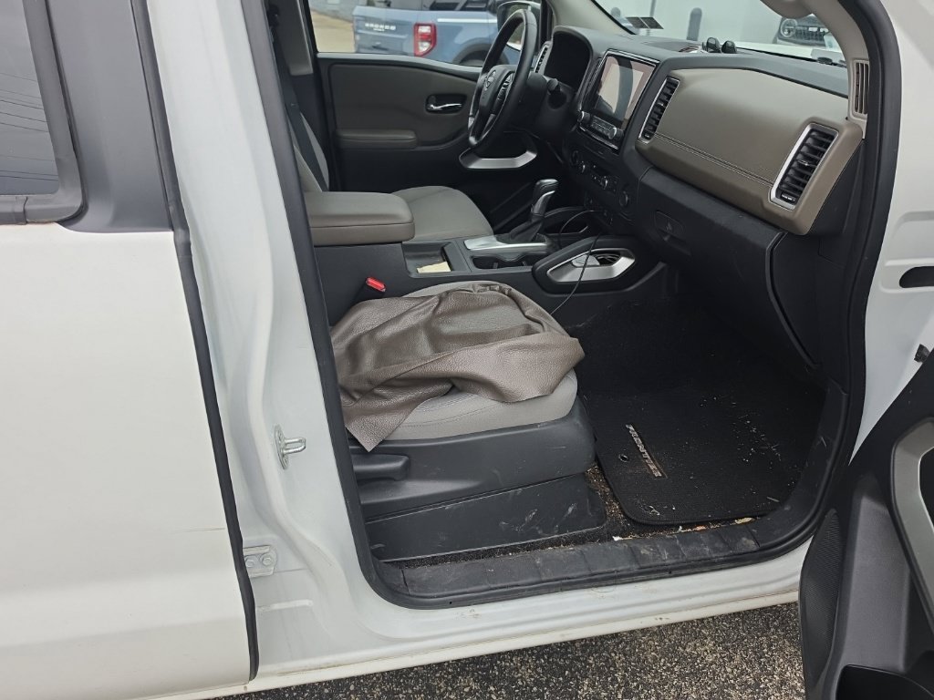 Used 2024 Nissan Frontier SV AWD/4WD image 7