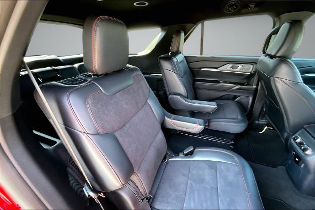 Used 2025 Ford Explorer ST AWD/4WD image 25