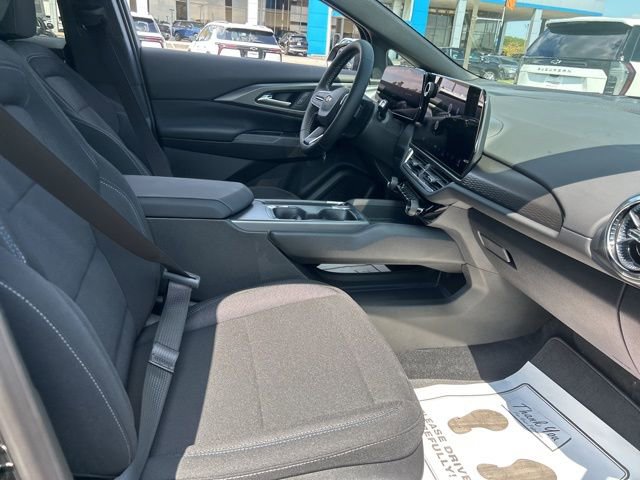 New 2026 Chevrolet Equinox EV LT image 31