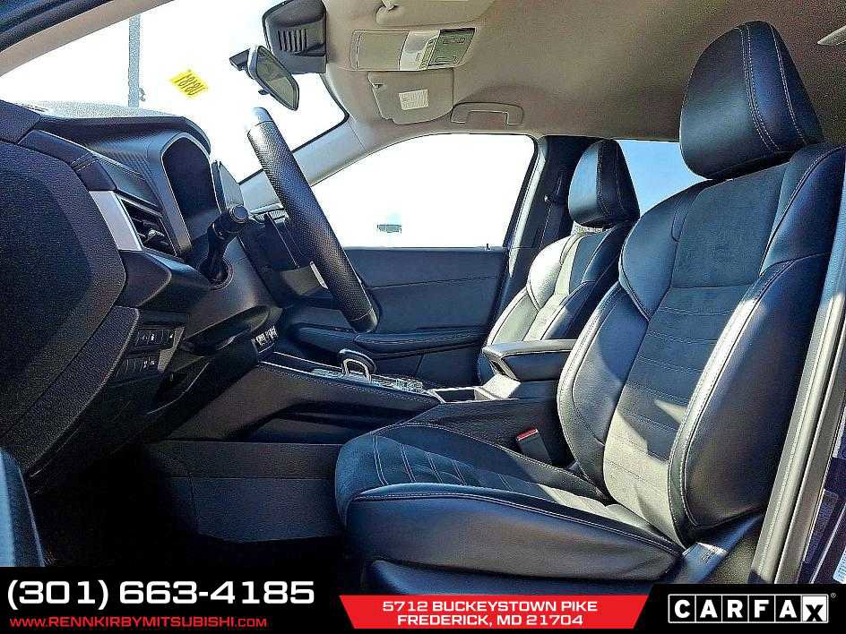 Used 2024 Mitsubishi Outlander SE image 13