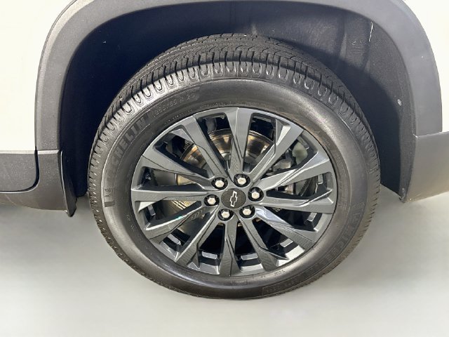 Used 2022 Chevrolet Traverse RS FWD image 36