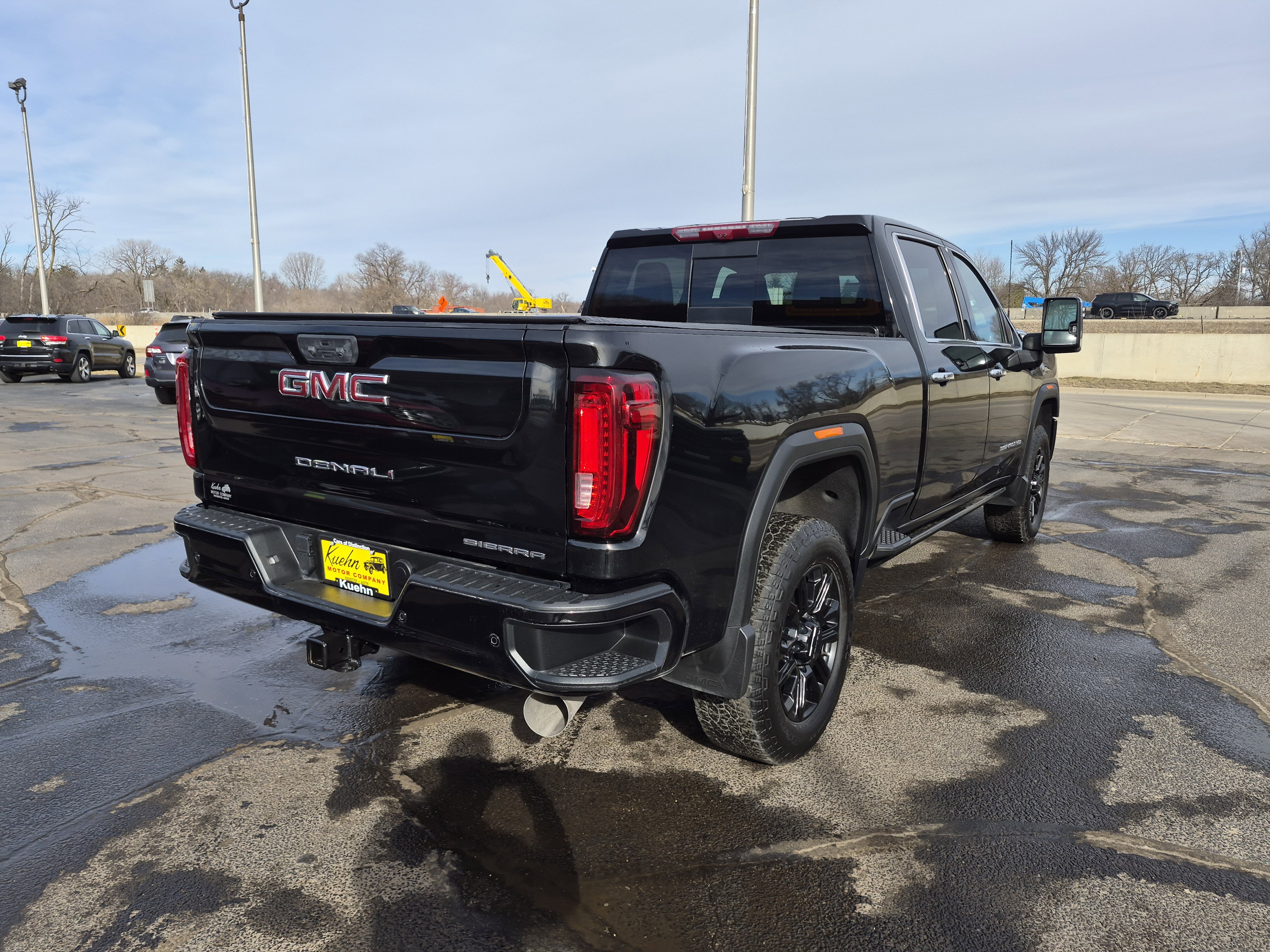Used 2021 GMC Sierra 2500 Denali w/ Denali Black Diamond Edition image 8