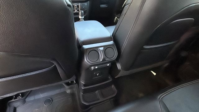 Used 2022 Jeep Wrangler Unlimited Sahara AWD/4WD image 20