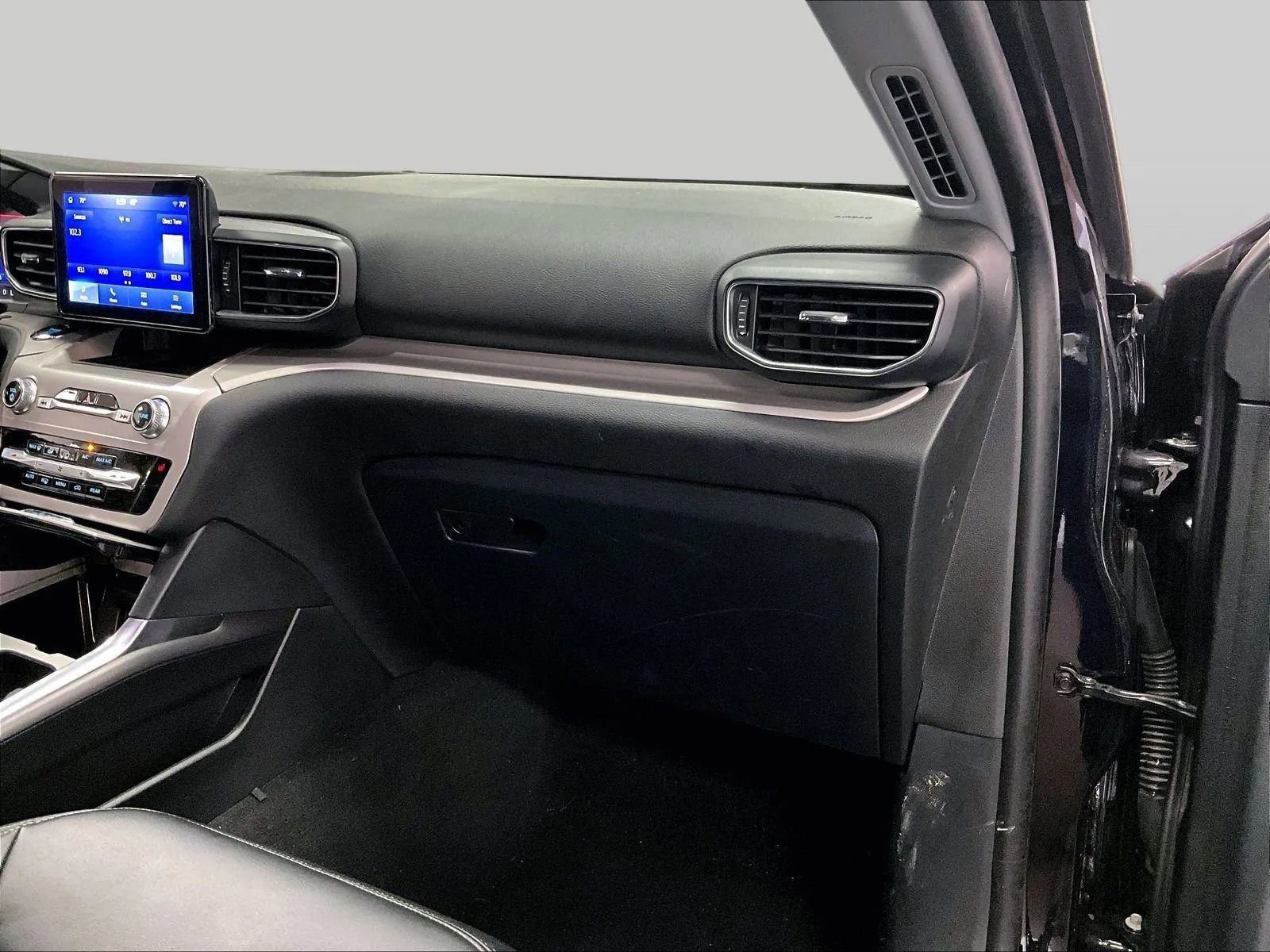 Certified 2024 Ford Explorer XLT w/ Equipment Group 202A image 15