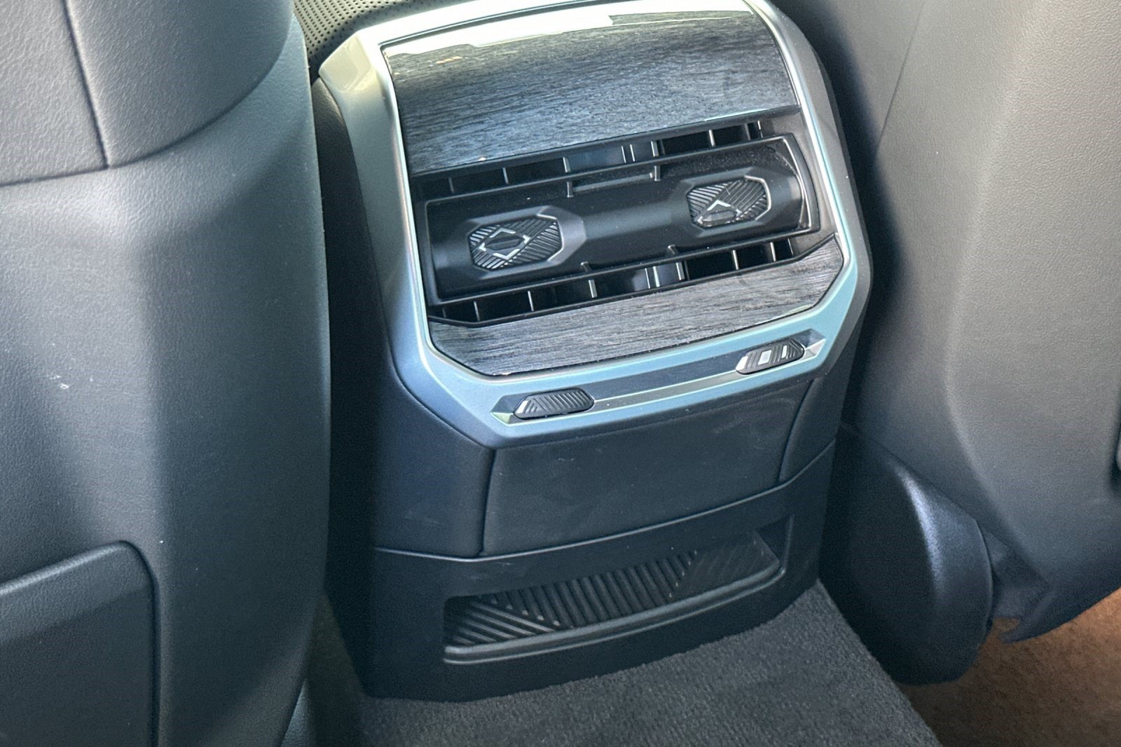 Certified 2024 BMW i7 eDrive50 RWD image 16