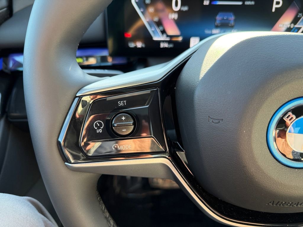 Certified 2026 BMW i5 eDrive40 image 31