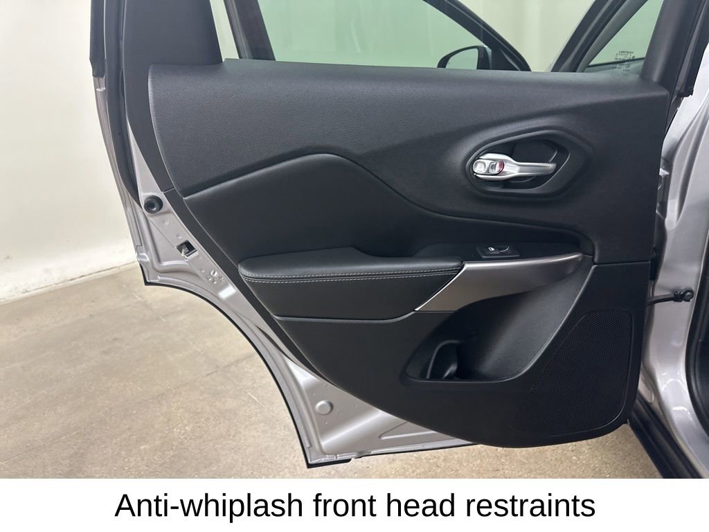 Used 2019 Jeep Cherokee Limited w/ Luxury Group image 30