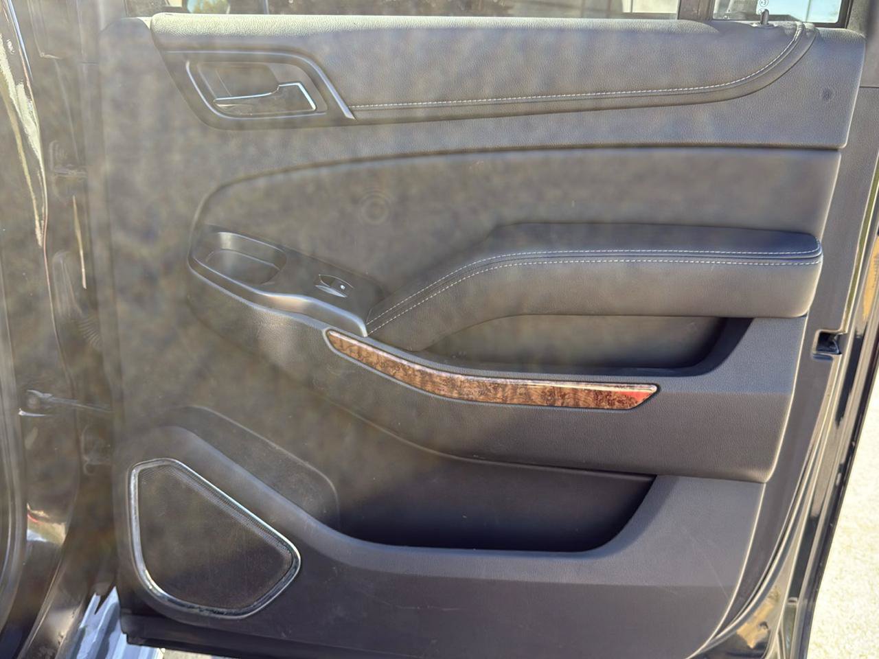 Used 2015 Chevrolet Suburban LTZ AWD/4WD image 27