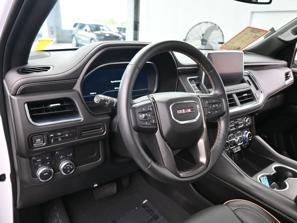 Used 2023 GMC Yukon XL AT4 image 10