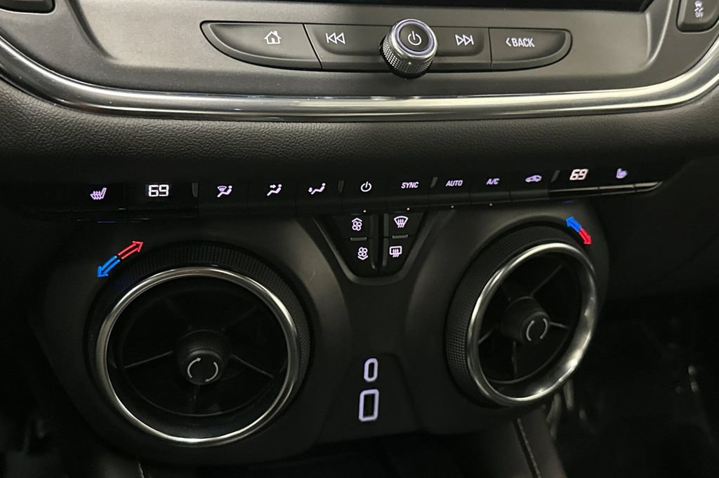 Used 2025 Chevrolet Blazer LT w/ Sound & Technology Package AWD/4WD image 24