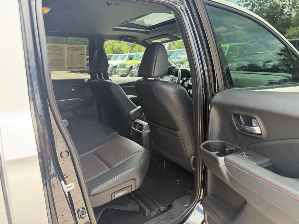 Used 2021 Honda Ridgeline Black Edition image 32